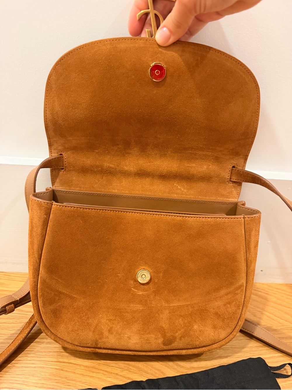 Saint Laurent Kaia Medium suede shoulder bag in cinnamon suede - Picture 5 of 11